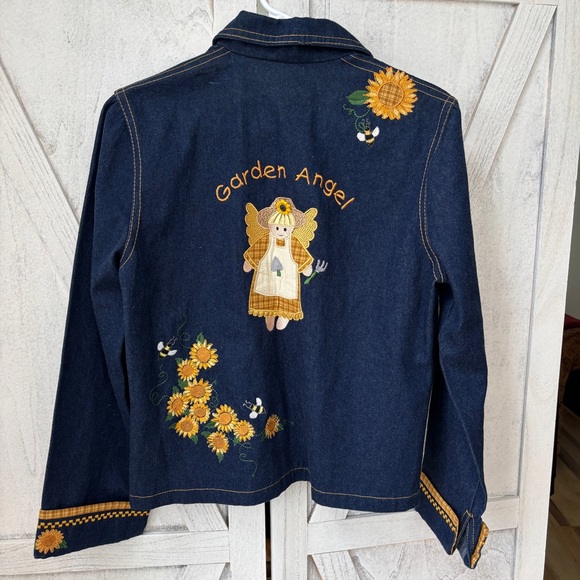 Women’s Garden Floral Embroidered Denim Jacket - Picture 2 of 12